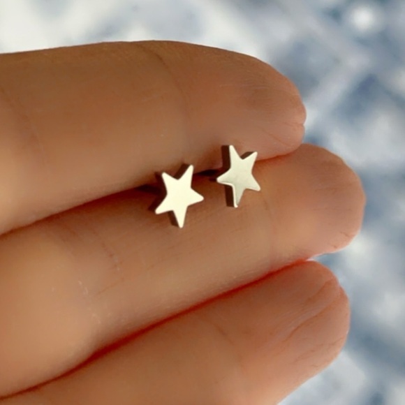 Titanium Star Ear Studs Hypoallergenic 7mm Earrings - Picture 3 of 10